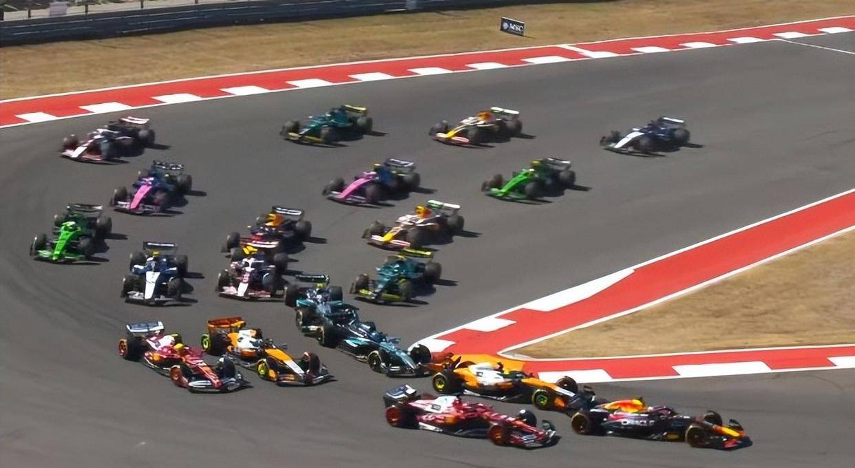 红牛车队鏖战雷诺车队,维斯塔潘状态火热 红牛车队鏖战雷诺车队,维斯塔潘状态火热