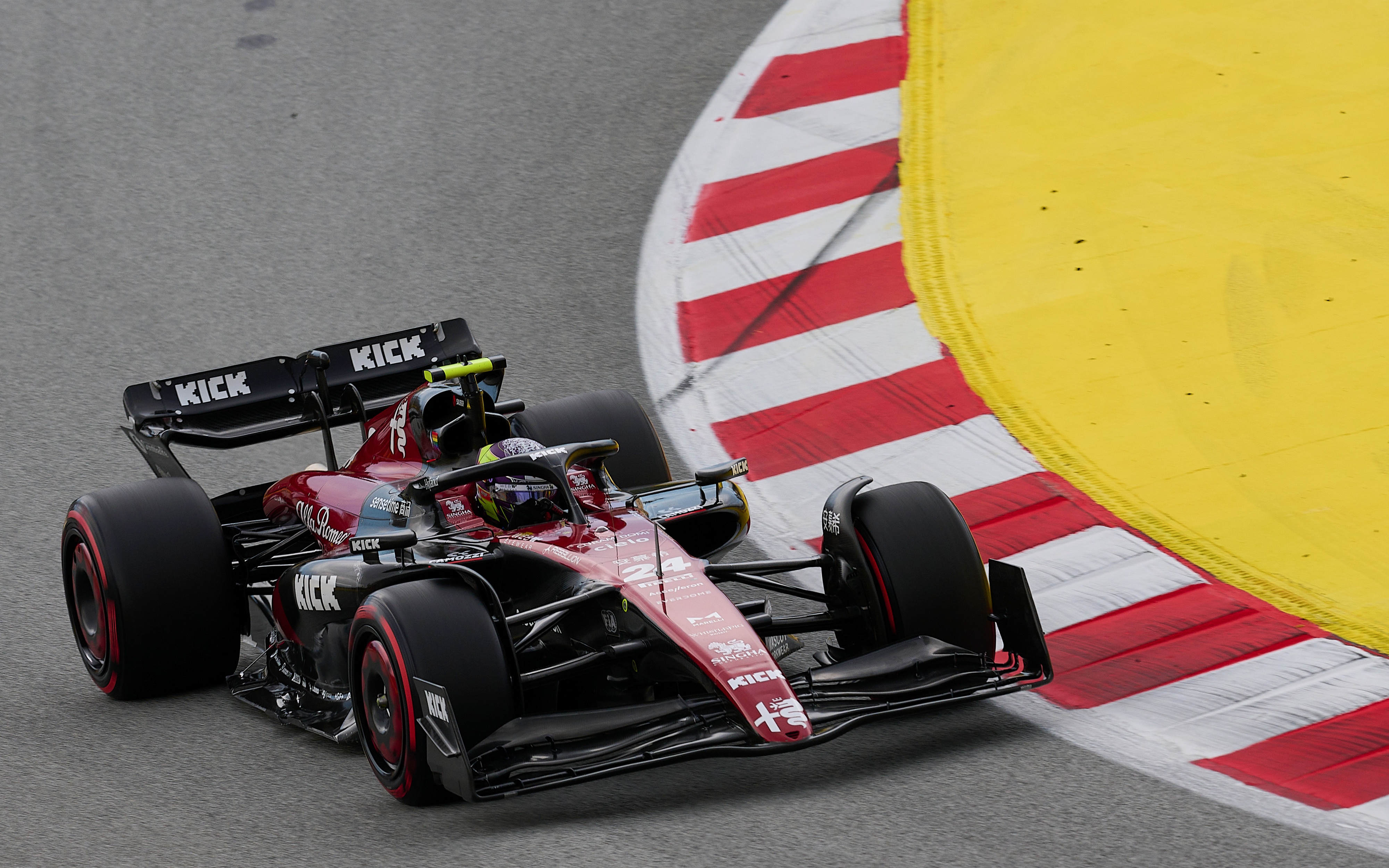 红牛车队完胜索伯车队,周冠宇扛起全队 红牛车队完胜索伯车队,周冠宇扛起全队