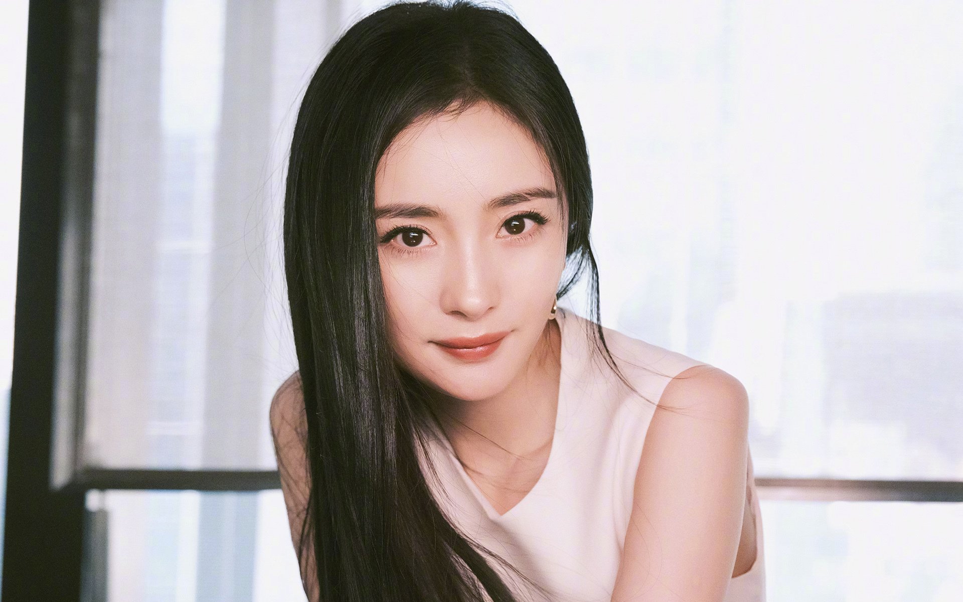 今夜，罗马红飘扬在乌拉圭的天空下