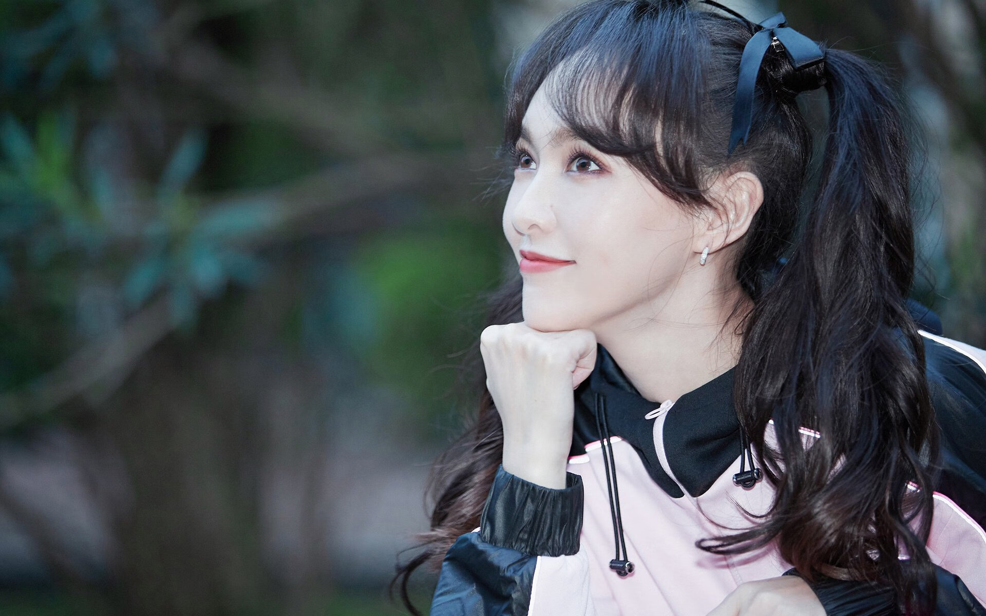 爱游戏在线-英格拉姆最后时刻超神三分，雷霆上演绝地逆转击落火箭