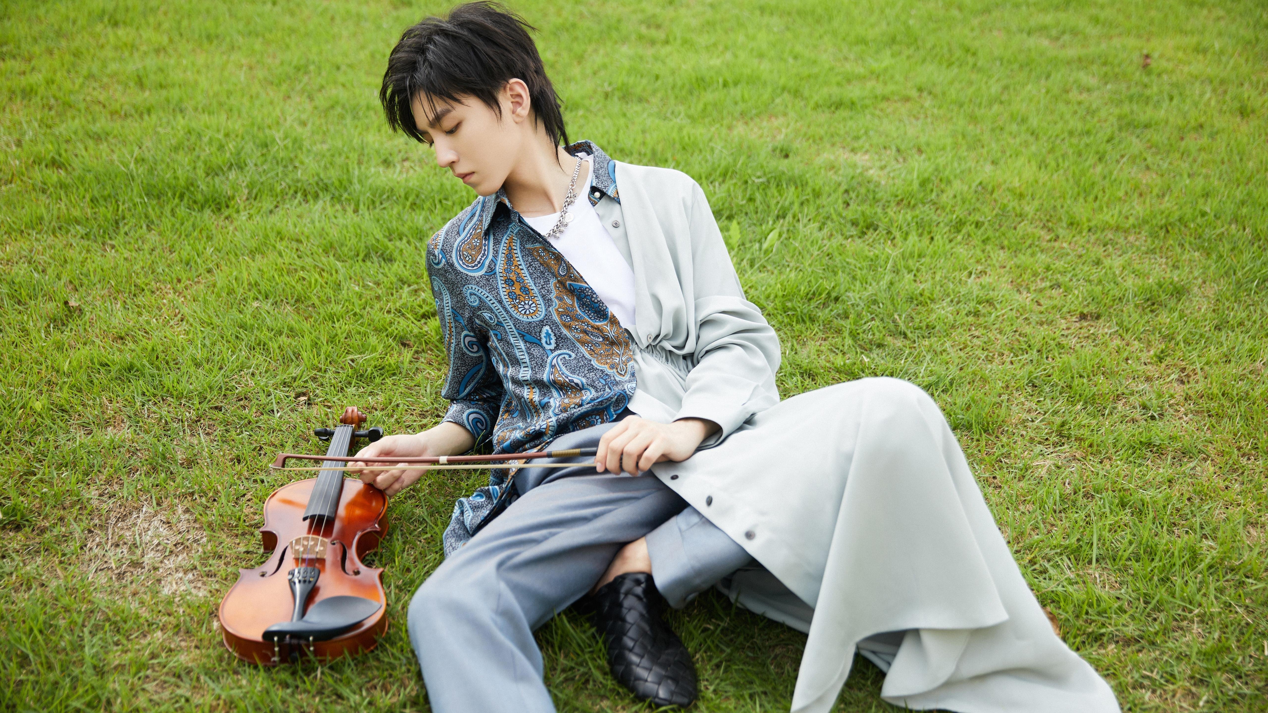 爱游戏娱乐-霍勒迪封王夜！窒息防守+关键三分，费城惊天逆转撕裂绿军