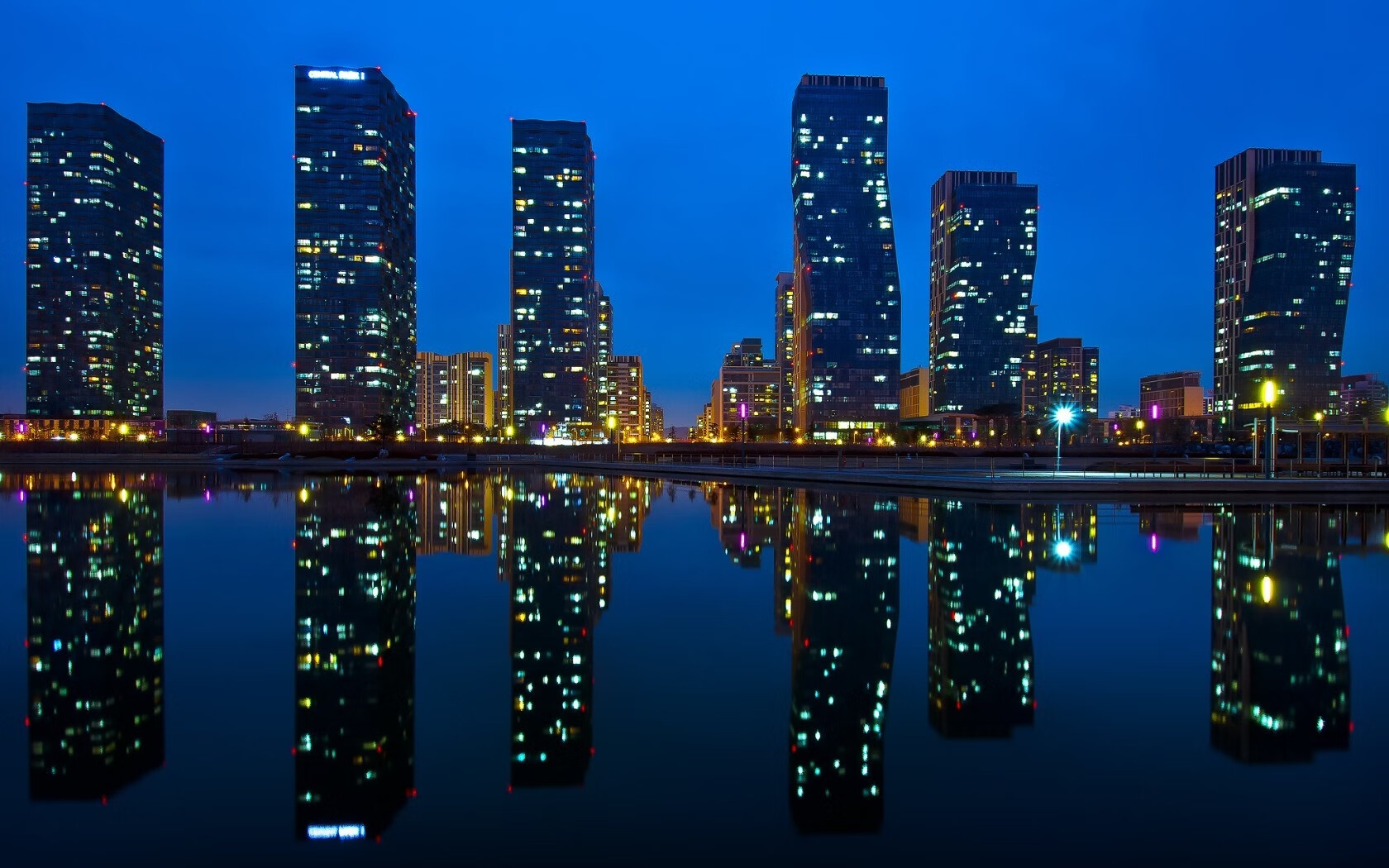 铁闸与洪流，当戈贝尔遇见东方篮球的淬火时刻