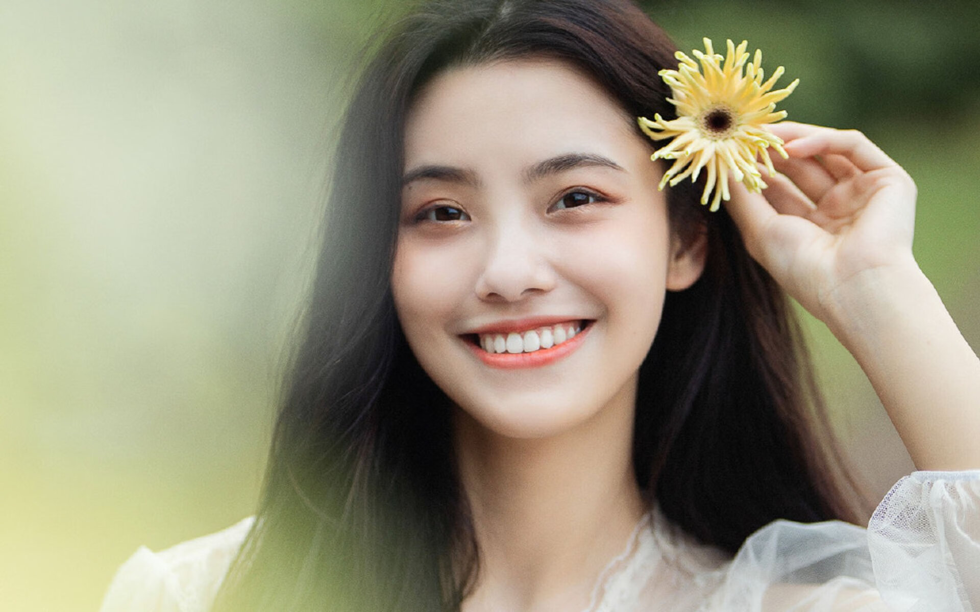 爱游戏大厅-蓝色利剑刺破紫百合城墙，拉齐奥火力全开，完胜佛罗伦萨演绎战术压制经典